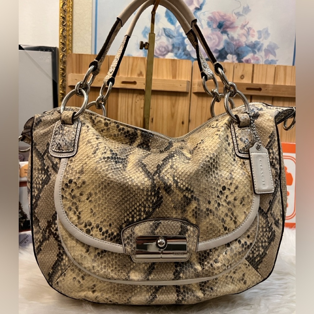 💜Coach Kristin Embossed Python Round Satchel, style number 19325